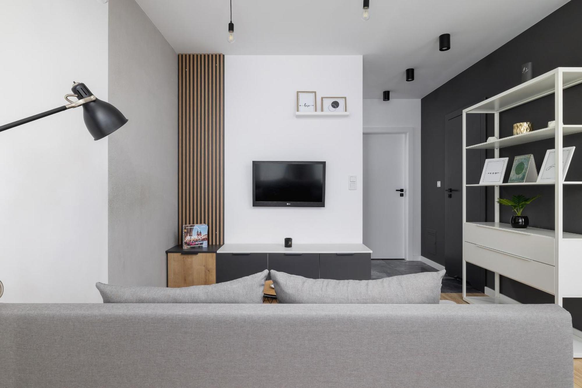 Elegant Apartment In Cracow With Balcony, Parking And Desk By Noclegi Renters Красков Екстериор снимка